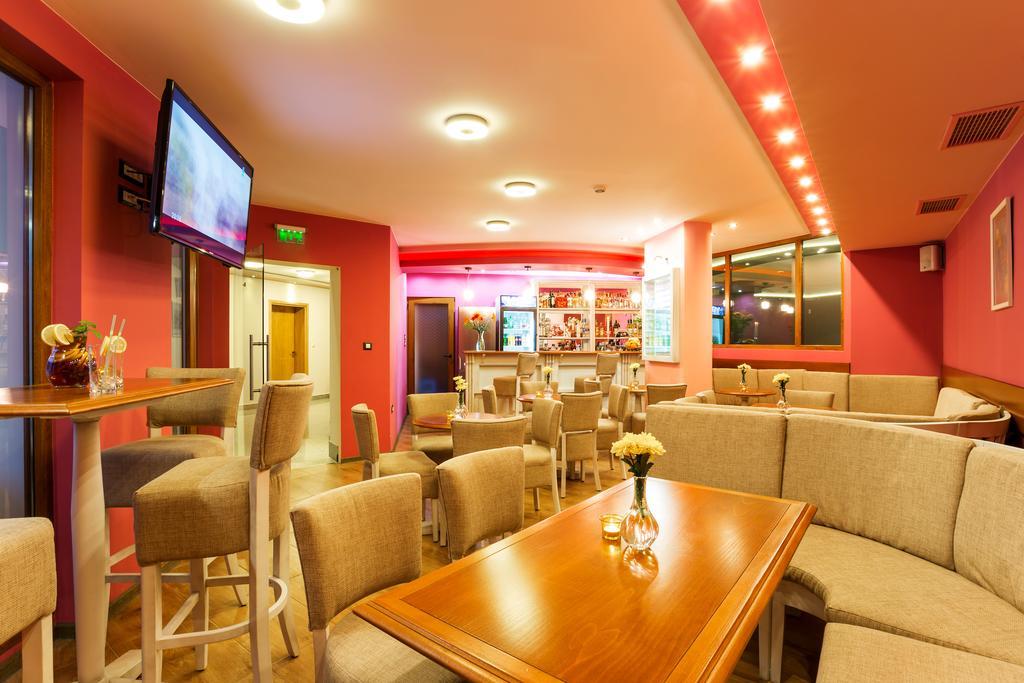 普罗斯特公寓酒店 卡瓦尔纳 外观 照片